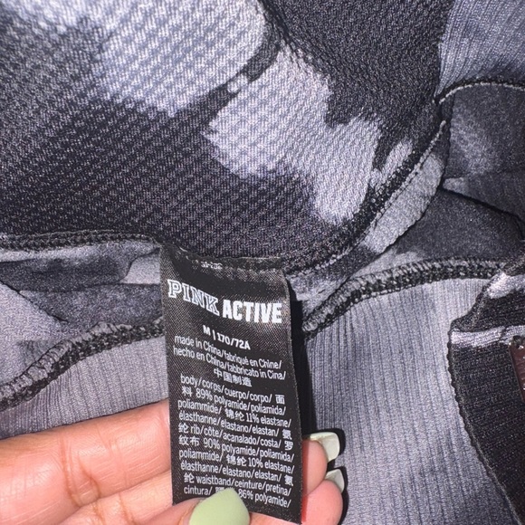 PINK Victoria's Secret Black and Gray Tie-Dye Leggings - Picture 4 of 5